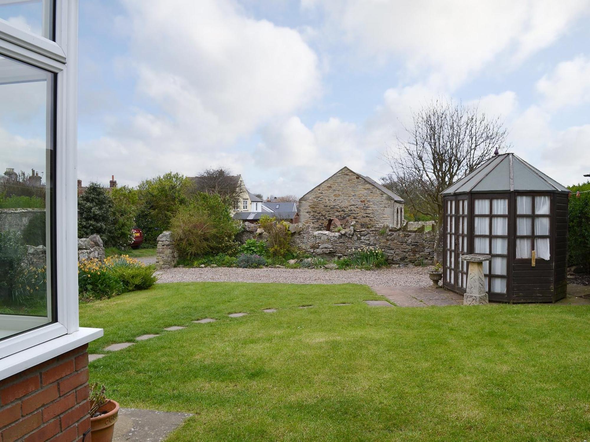 The Old Parish Hall Seahouses Exterior photo